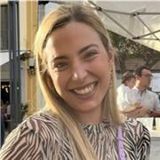 Maestra titulada en educación infantil, con experiencia con niños desde 0 a 10 años, como monitora, maestra de refuerzo o niñera